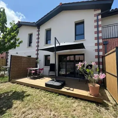 Maison cosy avec petit jardin