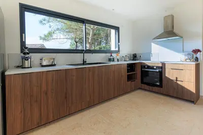 Cuisine ou kitchenette dans l'établissement Maison Atlantique - Welkeys