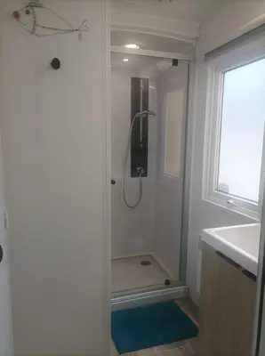 Salle de bains dans l'établissement camping les oyats