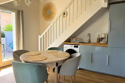 Cuisine ou kitchenette dans l'établissement Le Cottage Détente