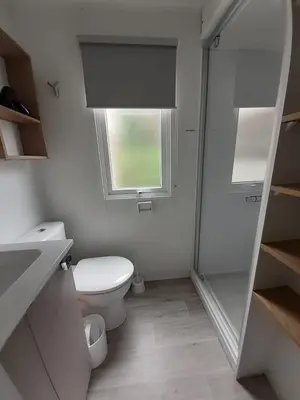 Salle de bains dans l'établissement Mobilhome Le Serenité - La Plage