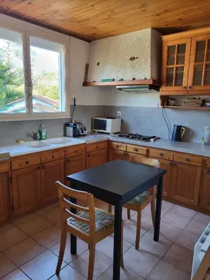 Cuisine ou kitchenette dans l'établissement Appartement proche du lac d'Hossegor