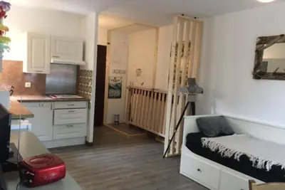 Télévision ou salle de divertissement dans l'établissement Studio avec jardinet Mimizan plage