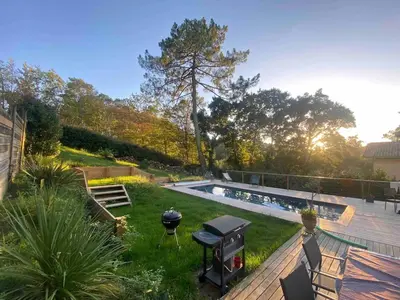 Jardin de l'établissement Villa au calme piscine chauffée dix couchages