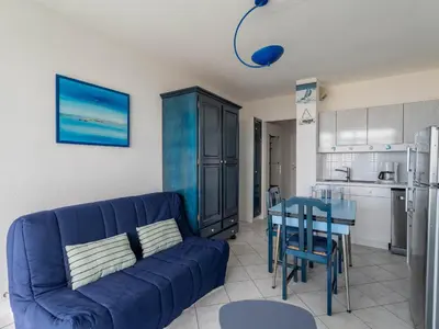 Cuisine ou kitchenette dans l'établissement Appartement Front de Mer pour 2 avec Parking à Mimizan Plage - FR-1-50-152
