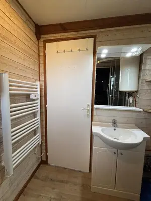Salle de bains dans l'établissement Le chalet du petit Laborde