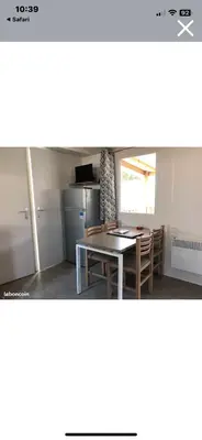 Cuisine ou kitchenette dans l'établissement Mobilhome 6 et 4 places terrasses couvertes - Les Dunes de Contis