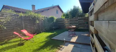 Jardin de l'établissement A 10 minutes des plus belles plages landaises, charmant T2 avec jardin privatif