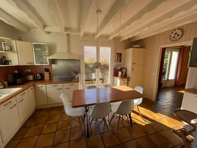 Cuisine ou kitchenette dans l'établissement Villa Valhalla - 400m from beach, sauna and big heated pool