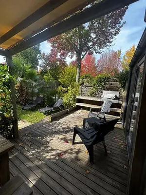 Jardin de l'établissement Mobil Home Camping Marvilla Parks 5 lac Biscarosse