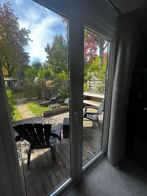 Jardin de l'établissement Mobil Home Camping Marvilla Parks 5 lac Biscarosse