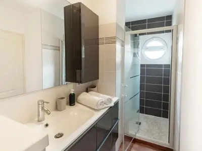 Salle de bains dans l'établissement maison de l'arbousier