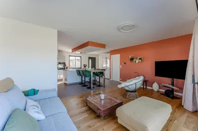 Télévision ou salle de divertissement dans l'établissement Villa Coco 3 chambres