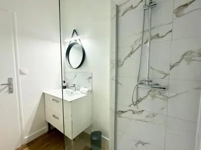 Salle de bains dans l'établissement L'Indus - Lumineux & Central