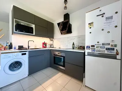 Cuisine ou kitchenette dans l'établissement Les Gemmeurs - T2 proche du lac
