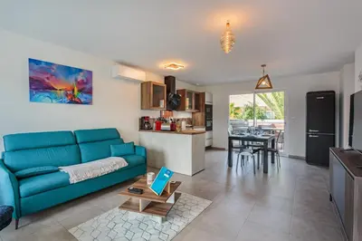 Cuisine ou kitchenette dans l'établissement Villa Kaino 2 - Climatisée avec piscine