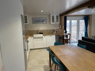 Cuisine ou kitchenette dans l'établissement Duplex rénové au cœur de la nature