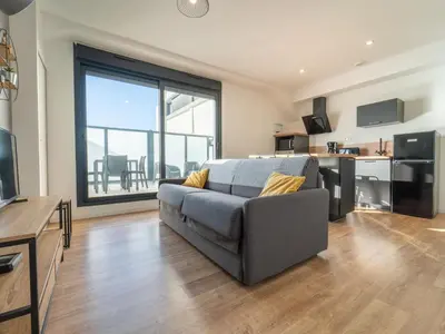 Cuisine ou kitchenette dans l'établissement Charmant appartement à 200m de l'océan avec terrasse et parking - FR-1-50-157