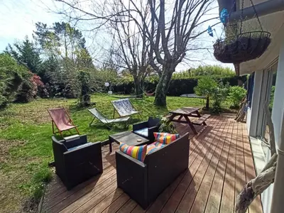 Jardin de l'établissement Maison landaise avec piscine proche Hossegor Capbreton