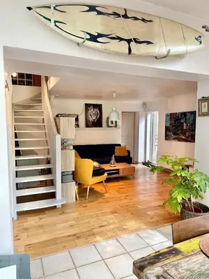 Coin salon dans l'établissement Maison landaise avec piscine proche Hossegor Capbreton