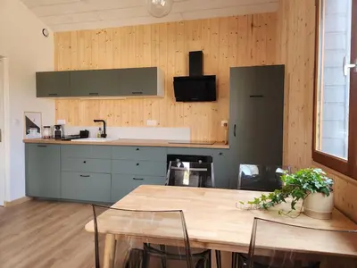 Cuisine ou kitchenette dans l'établissement Au Bon Endroit