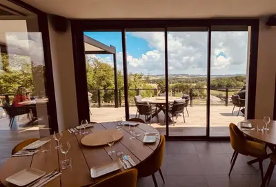 Balcon ou terrasse dans l'établissement Domaine de Chabrague