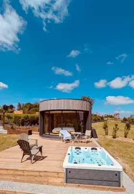 Piscine de l'établissement Domaine de Chabrague ou située à proximité