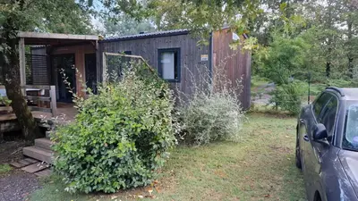 Jardin de l'établissement Mobilhome Premium