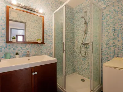 Salle de bains dans l'établissement Apartment Pyrénées by Interhome