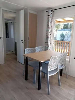 Plan de l'établissement MH 495 SALSA 2 chambres et 1 salle de bain dans camping 4 étoiles