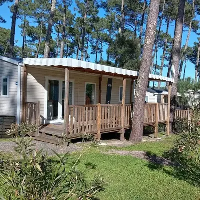 MH 495 SALSA 2 chambres et 1 salle de bain dans camping 4 étoiles
