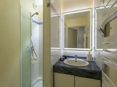 Salle de bains dans l'établissement Appartement 6 pers., vue océan, Mimizan Plage, parking - FR-1-50-158