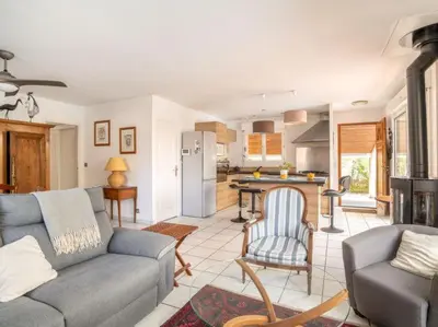 Cuisine ou kitchenette dans l'établissement Kerkokos Maison familiale avec piscine