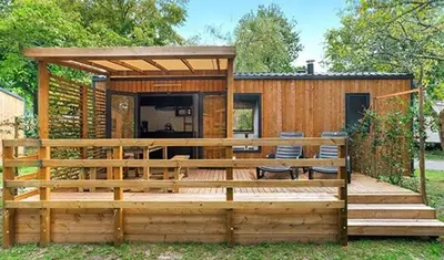 Jardin de l'établissement Mobil Home Premium 3 ch Camping 5 Biscarrosse Mayotte F62