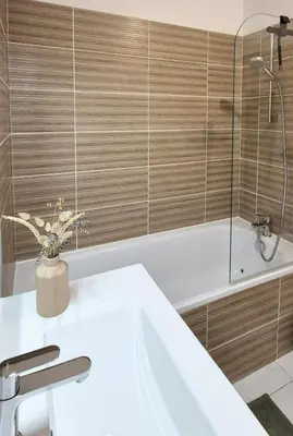 Salle de bains dans l'établissement LE NID DU TEICH Duplex COSY ET CENTRAL A 5 MINUTES DE LA GARE