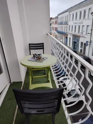 Balcon ou terrasse dans l'établissement studio cosy la Dacquoise centre-ville internet haut-débit