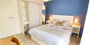 Un ou plusieurs lits dans un hébergement de l'établissement L'air du large superbe T3 lumineux avec jardin