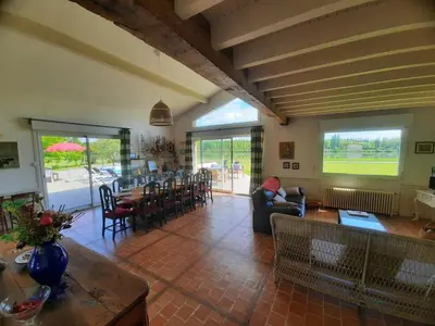 Coin salon dans l'établissement Villa de Campagne au bord de l'Adour
