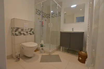 Salle de bains dans l'établissement La belle escale landaise - PDJ inclus, parking, gare & proche Hossegor