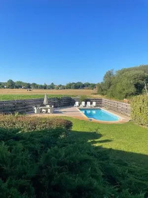 Piscine de l'établissement Maison Pierre 3 bedroom house with swimming pool ou située à proximité