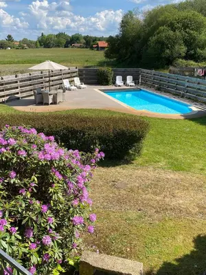 Piscine de l'établissement Maison Pierre 3 bedroom house with swimming pool ou située à proximité