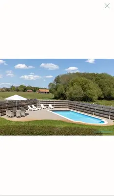 Piscine de l'établissement Maison Pierre 3 bedroom house with swimming pool ou située à proximité