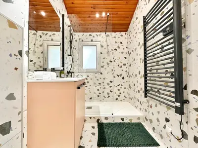 Salle de bains dans l'établissement Le Terrazzo - Élégant - Centre - Balcon - Lumineux