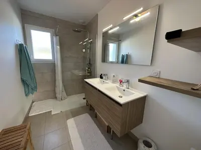 Salle de bains dans l'établissement La villa caroline
