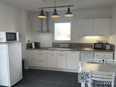Cuisine ou kitchenette dans l'établissement Appartement T2 pour 4 pers. - Balcon, Parking - Vieux-Boucau - FR-1-379-179