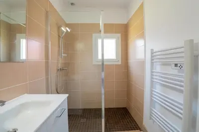 Salle de bains dans l'établissement Maison Caupos