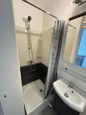 Salle de bains dans l'établissement La Forêt 5