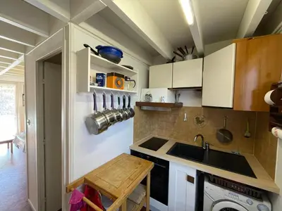 Cuisine ou kitchenette dans l'établissement Villa patio proche du port