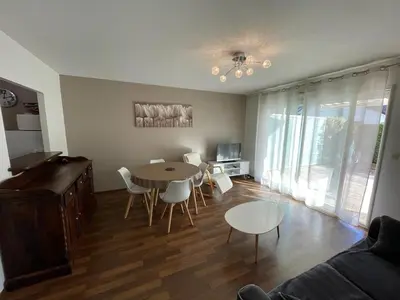 Coin salon dans l'établissement Superbe appartement très spacieux en centre ville