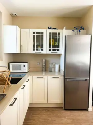 Cuisine ou kitchenette dans l'établissement Résidence 400-pyla Sur Mer - Maison familiale 8 pers à Pyla-sur-Mer, proche plage MAE-1164